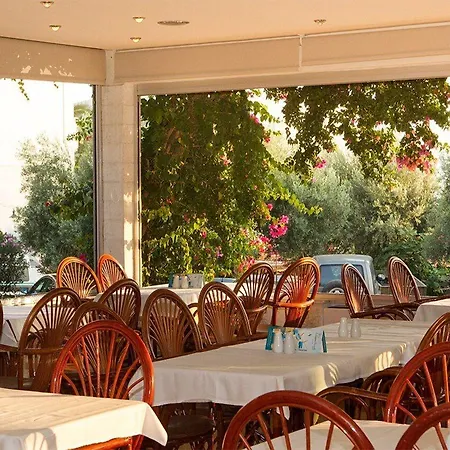 Xenios Loutra Village מלון