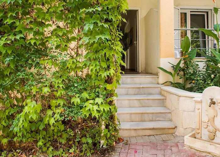 Xenios Loutra Village Hotel